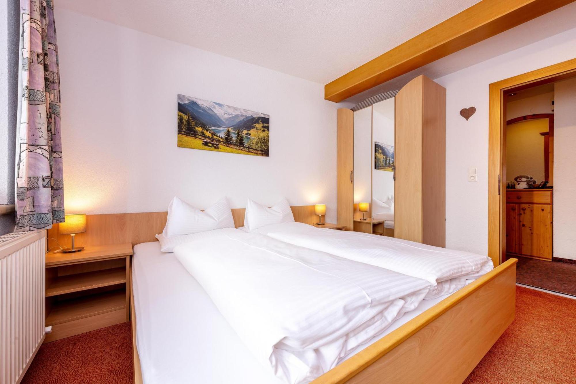 Astegg, Alpengasthof Finkenberg Room photo