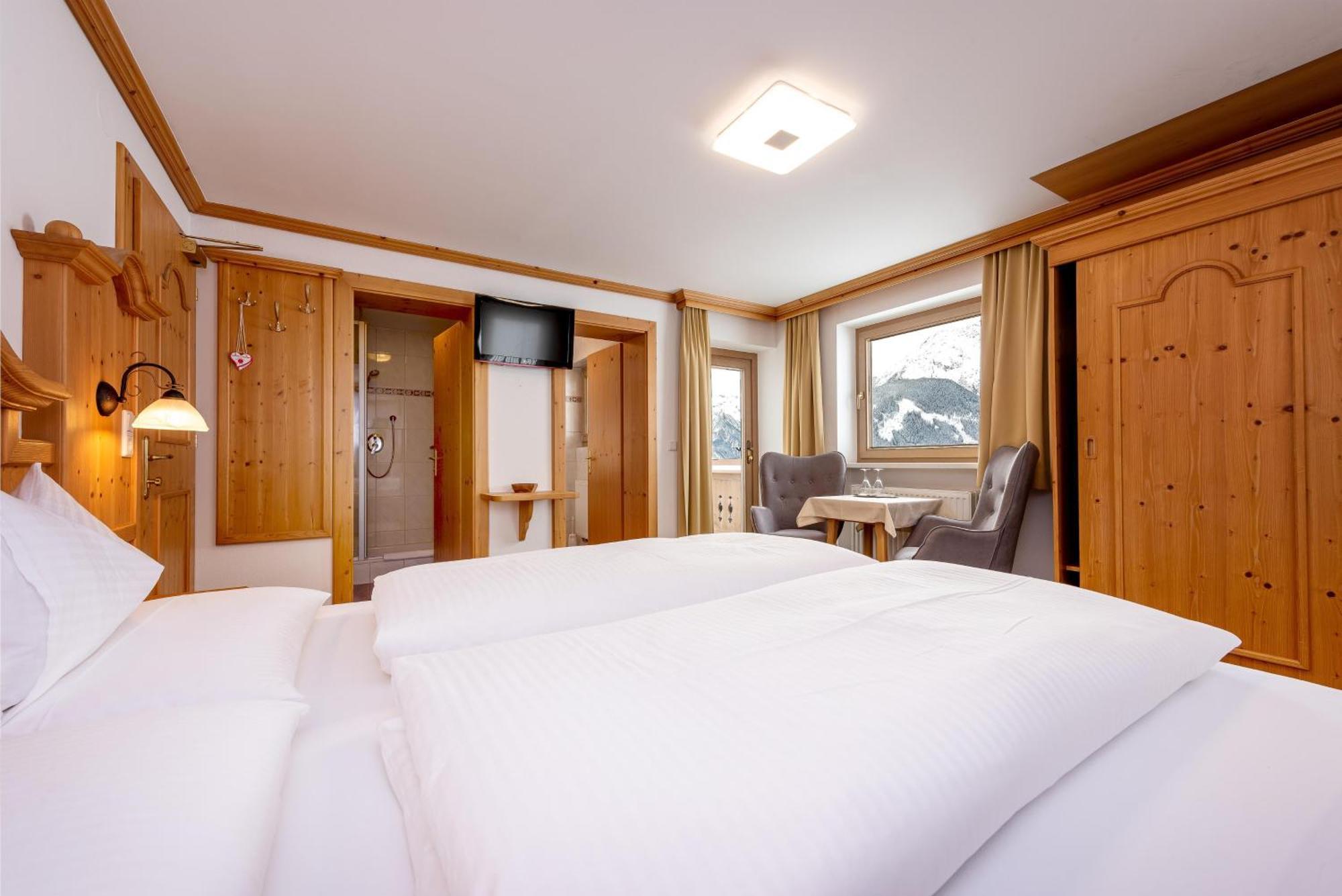 Astegg, Alpengasthof Finkenberg Room photo